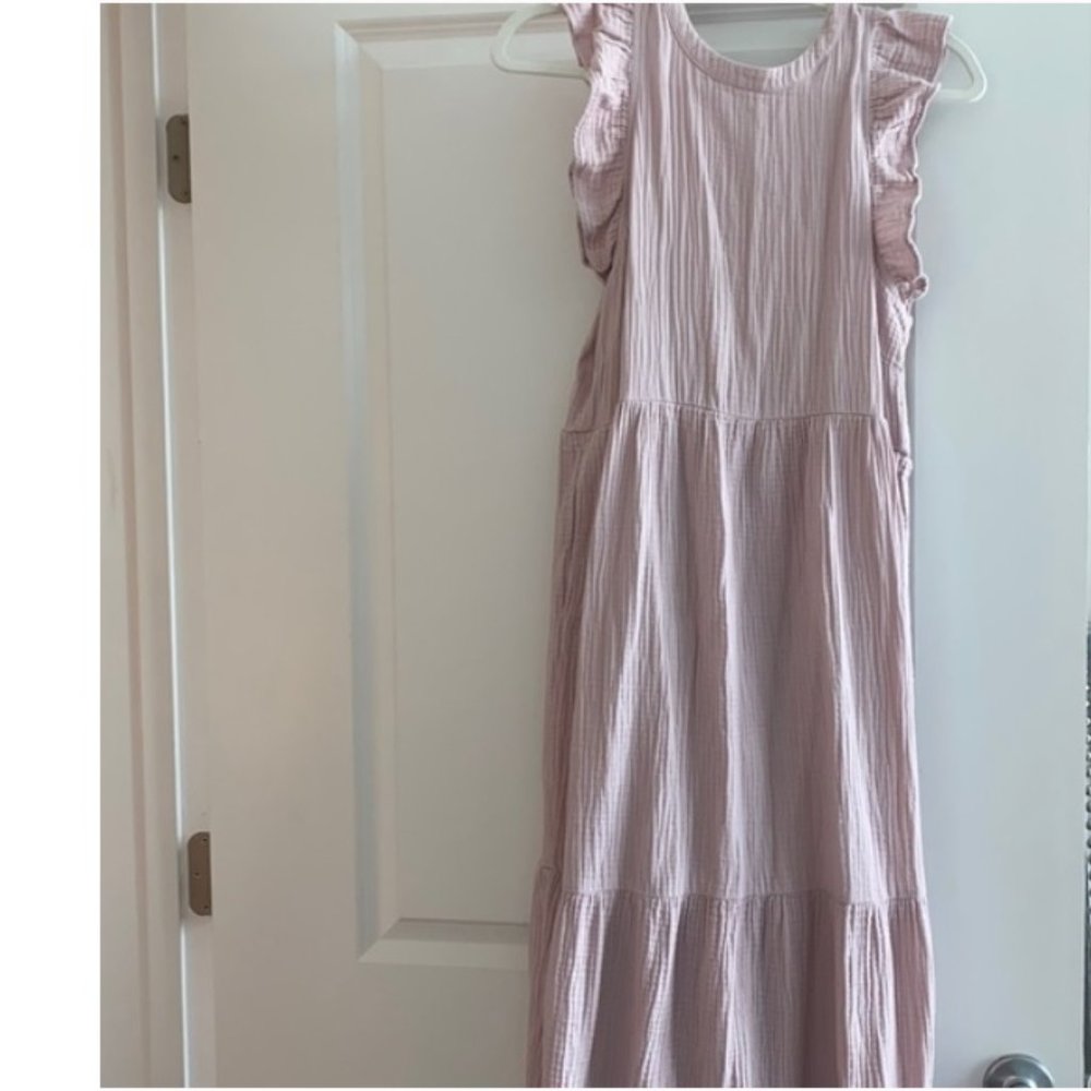 Pink dress with pockets